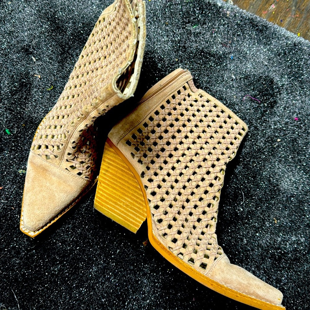 Jeffrey Campbell woven basket weave booties summer suede gently worn 8
